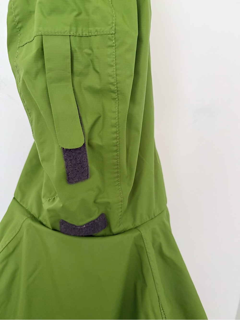 Columbia Titanium Green Waterproof Hooded
Rain Jacket Small - Picture 11 of 16